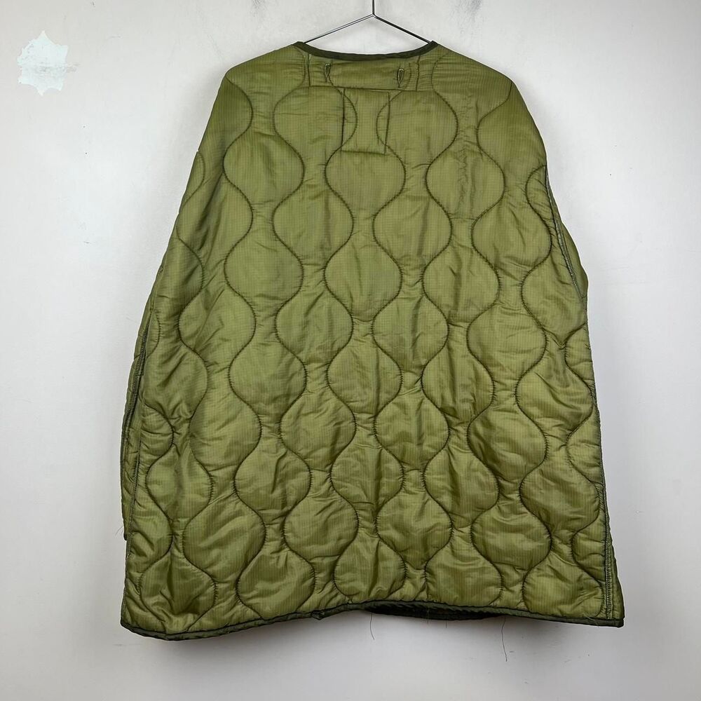 Khaki green 80s military quilted jacket size medium - Picture 2 of 7